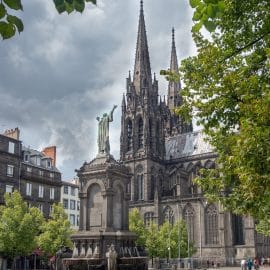 Découvrir Clermont-Ferrand : Le guide ultime pour s'installer dans la perle d'Auvergne